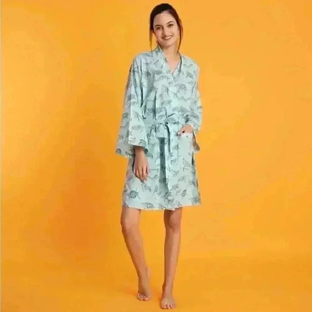 BNWT Mahogany Hip Length Kimono Style Robe with Sea Turtles Size S
